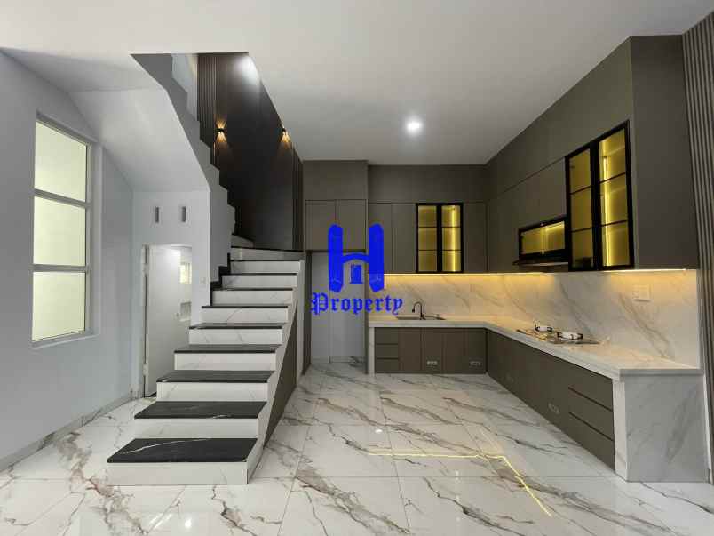dijual rumah komplek icon estate jalan