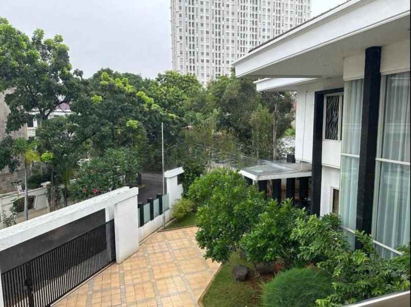 dijual rumah komplek m residence agung