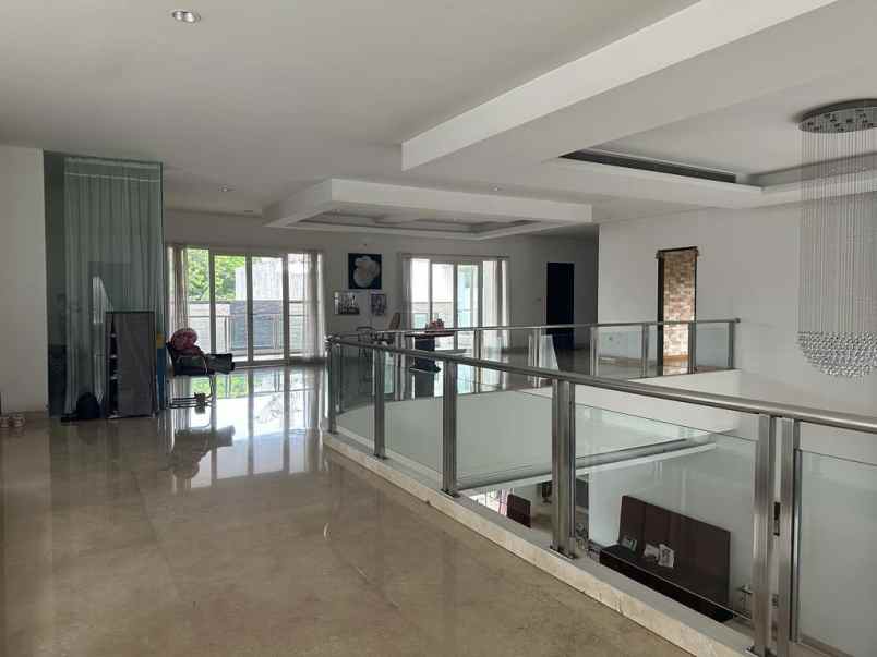 dijual rumah komplek m residence agung