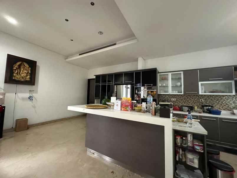 dijual rumah komplek m residence agung