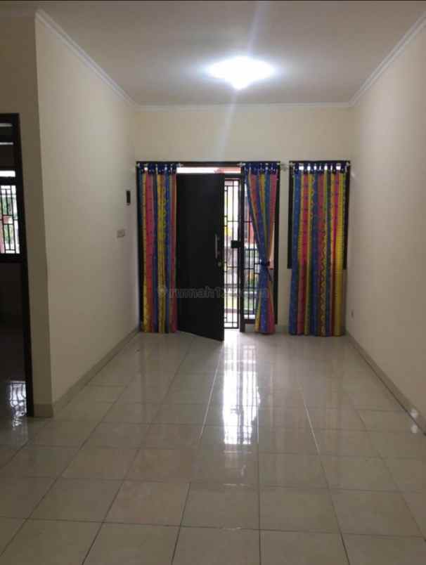 dijual rumah komplek pondok hijau