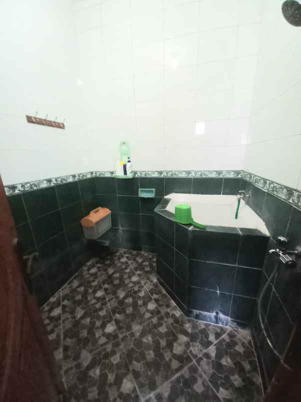 dijual rumah komplek pondok kelapa indah