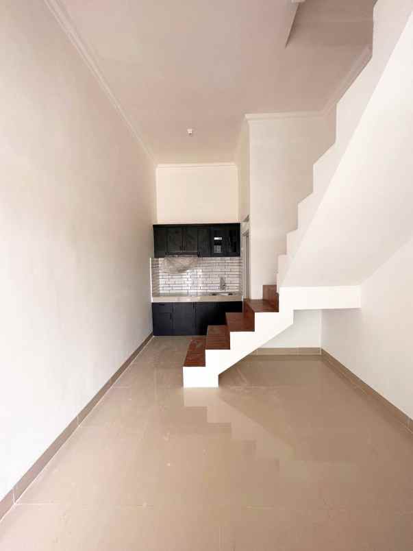 dijual rumah kp tengah kramatjati