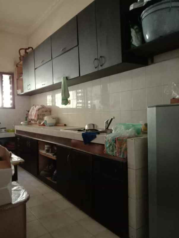 dijual rumah kutisari