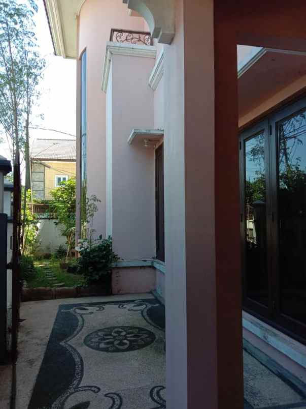 dijual rumah kutisari