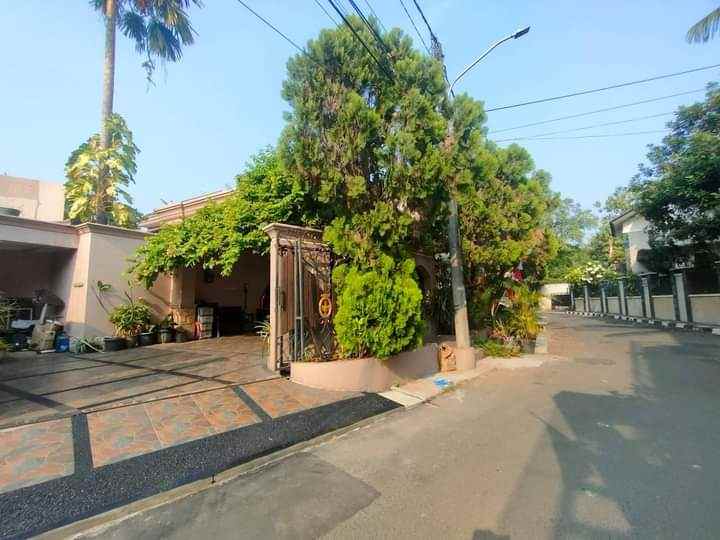 dijual rumah lebak bulus
