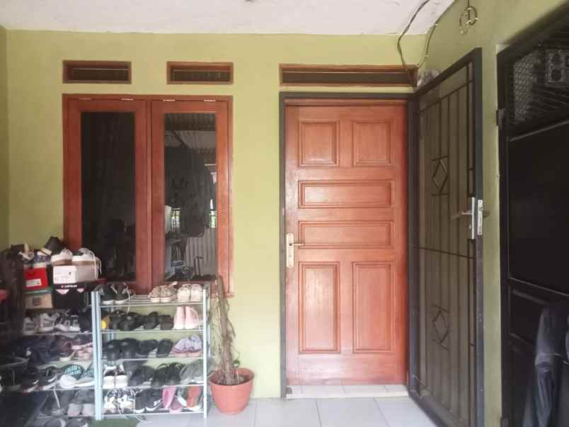 dijual rumah lokasi strategis di kawasan sawangan