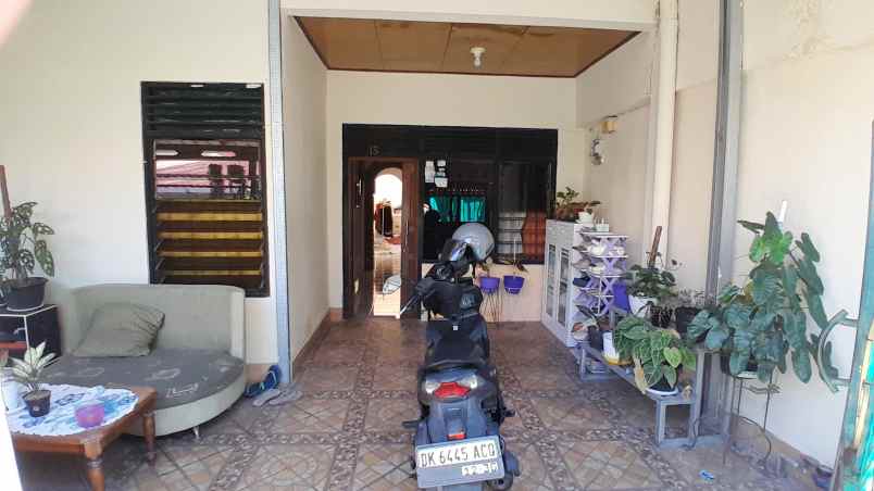 dijual rumah lokasi strategis monang maning