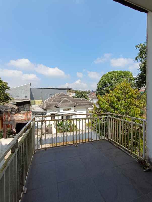 dijual rumah lokasi villa bukit tidar kota malang