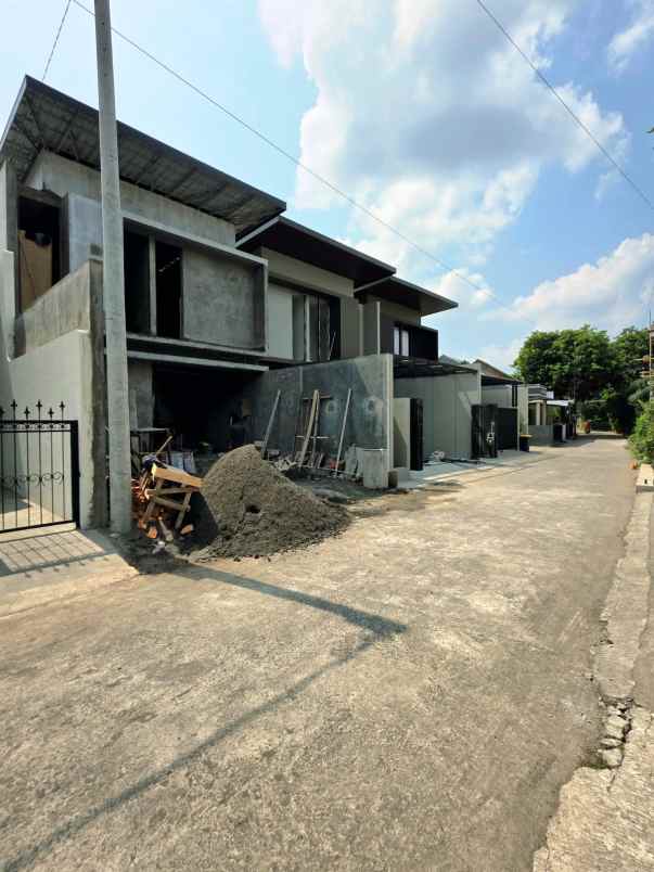 dijual rumah maguwoharjo