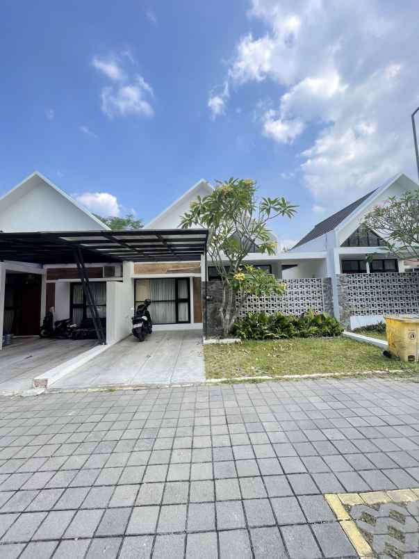 dijual rumah maguwoharjo