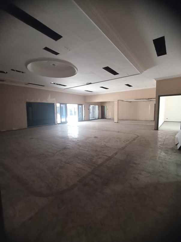 dijual rumah manyar
