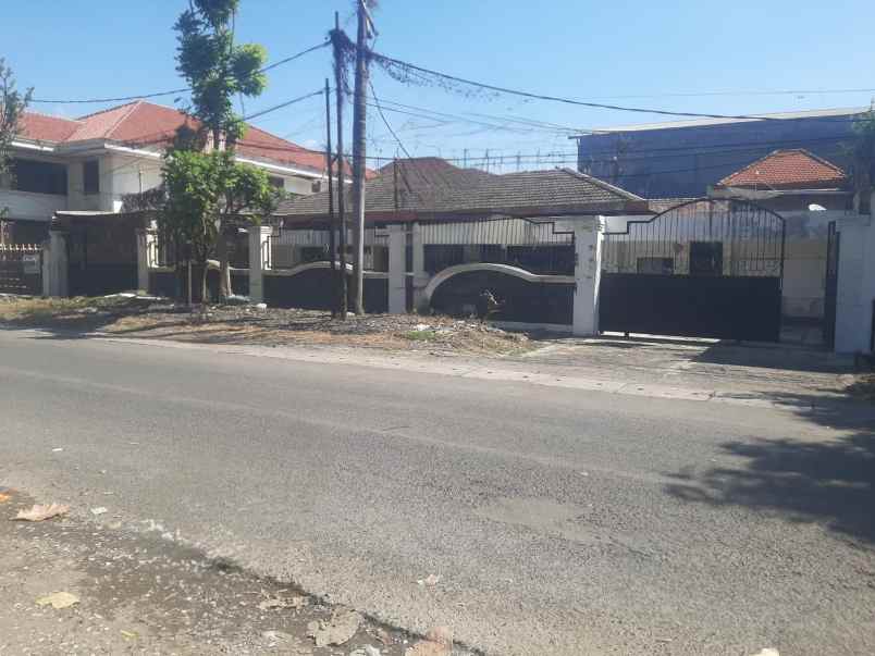 dijual rumah manyar