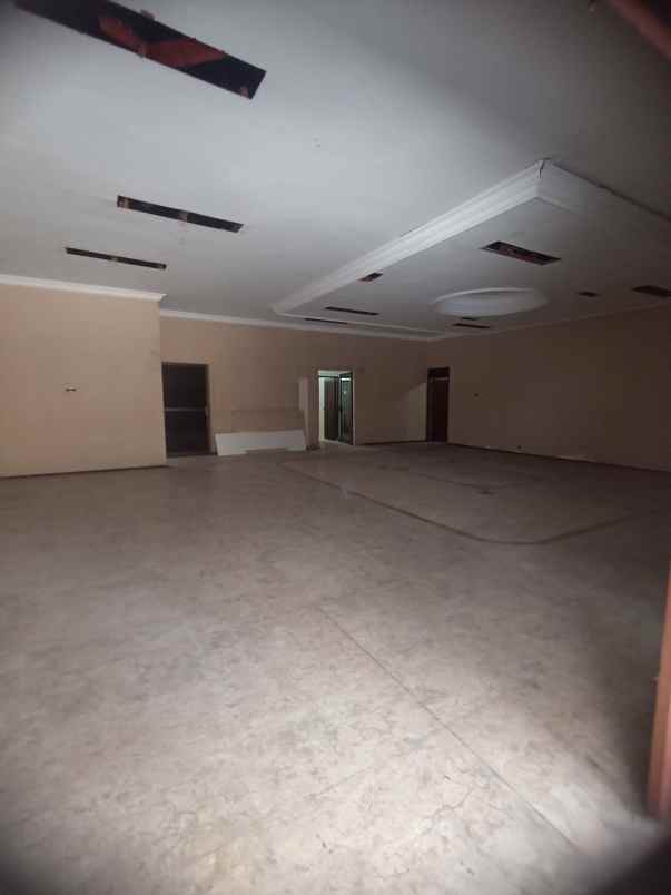 dijual rumah manyar