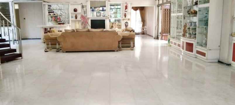 dijual rumah manyar