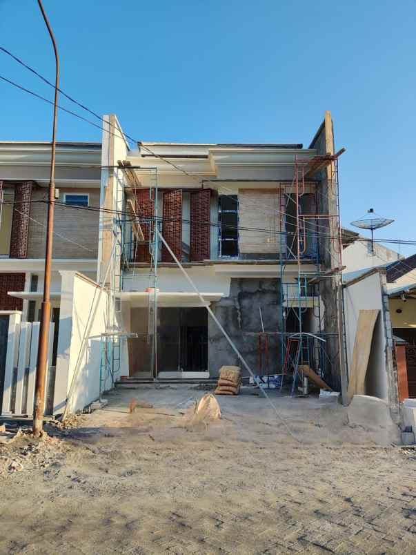 dijual rumah manyar kertoadi manyar