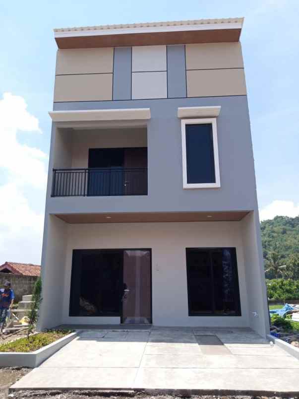 dijual rumah mariwati