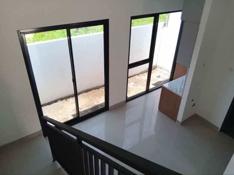 dijual rumah mariwati