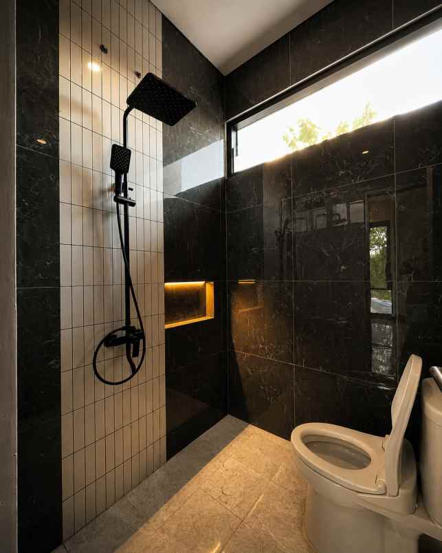 dijual rumah mewah dekat uii