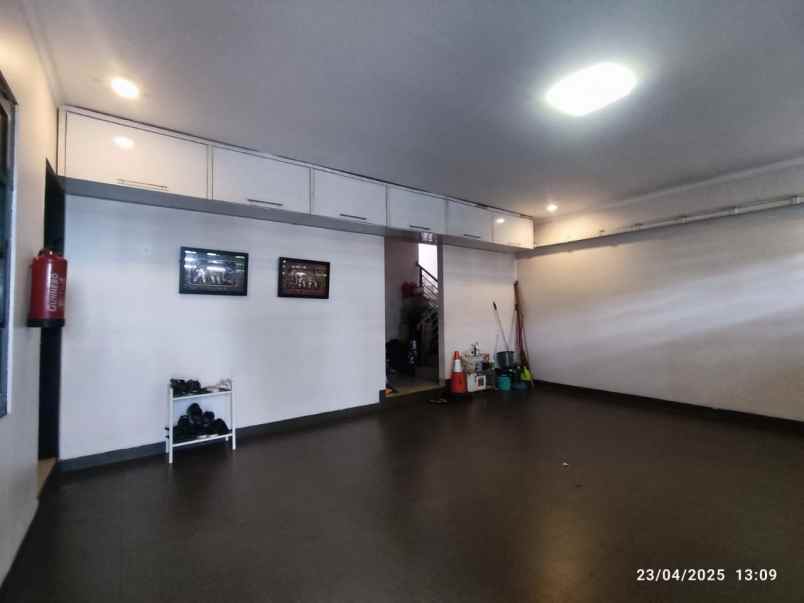 dijual rumah mewah kolam renang kota wisata cibubur