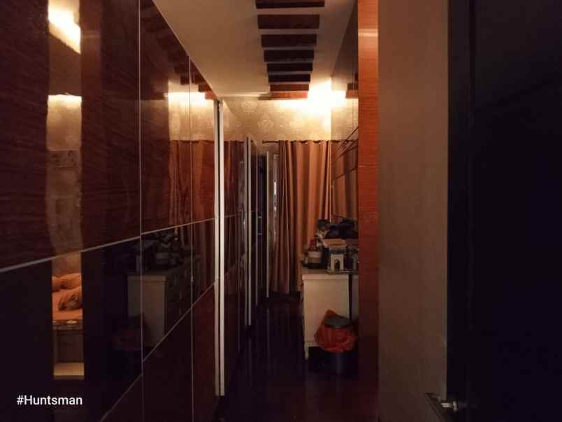 dijual rumah mewah kolam renang kota wisata cibubur