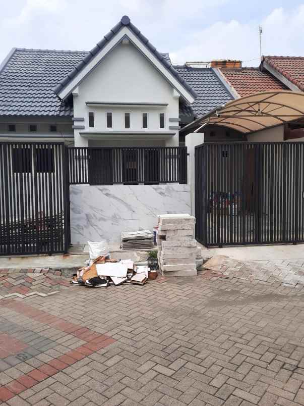 dijual rumah mulyosari