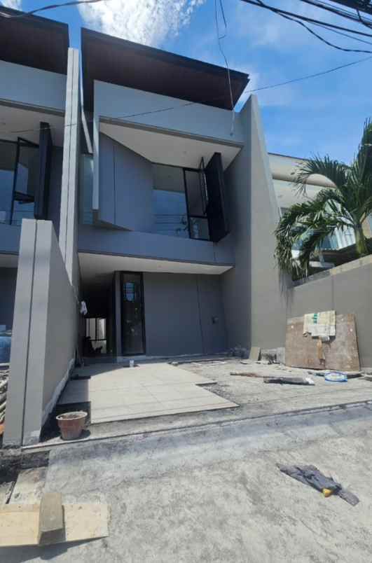 dijual rumah mulyosari