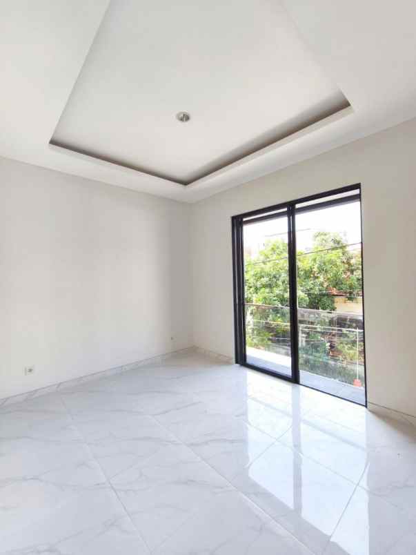 dijual rumah mulyosari