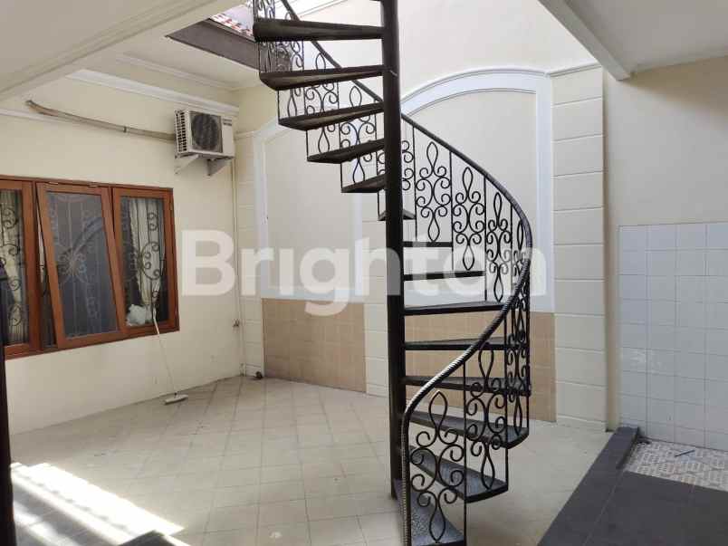dijual rumah mulyosari prima