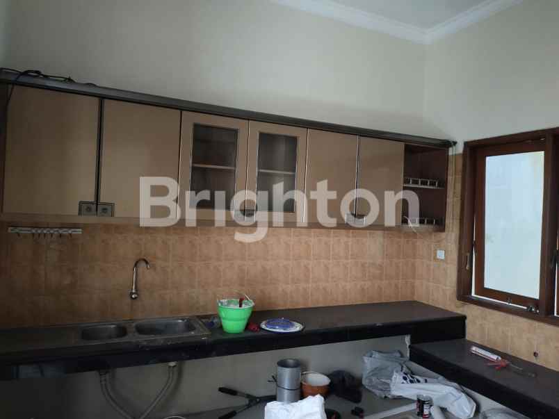 dijual rumah mulyosari prima