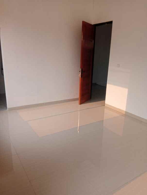 dijual rumah murah dekat toll cinere limo depok