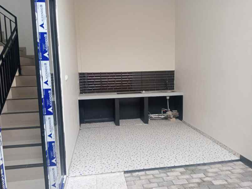 dijual rumah murah dekat toll cinere limo depok