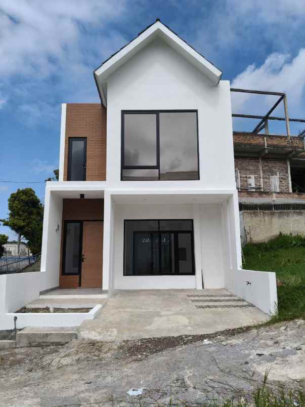 dijual rumah nuansa alam setiabudi