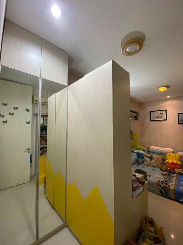 dijual rumah pakuwon city