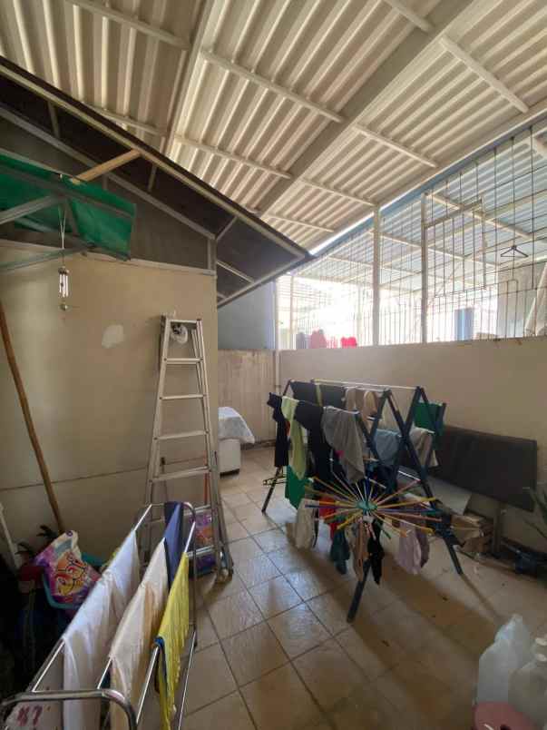 dijual rumah pakuwon city