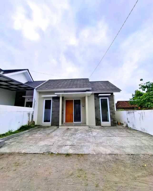 dijual rumah pamella 7