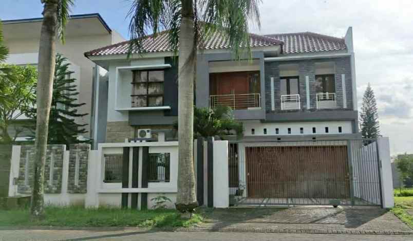 dijual rumah pbi araya