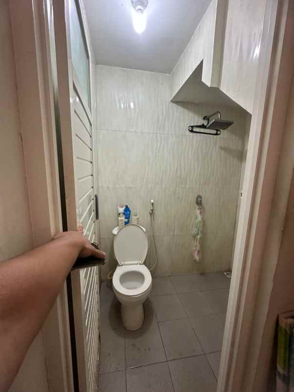 dijual rumah perumahan de naila