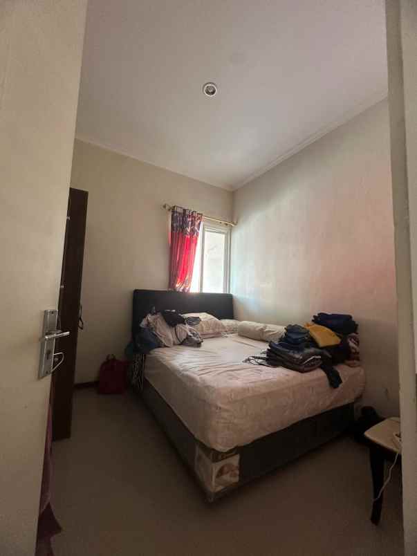 dijual rumah perumahan de naila