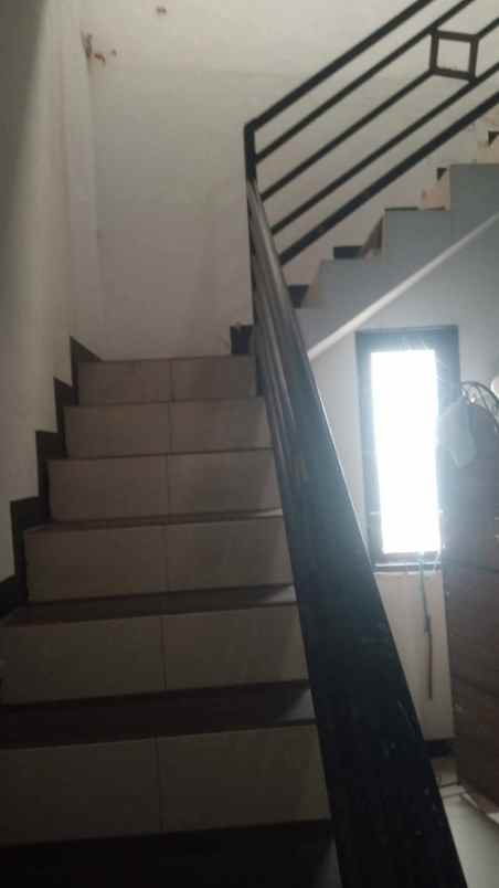 dijual rumah perumahan wisma lidah