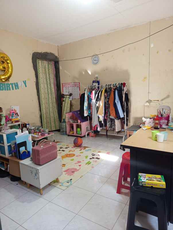 dijual rumah pinus regency