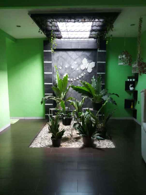 dijual rumah pondok aren