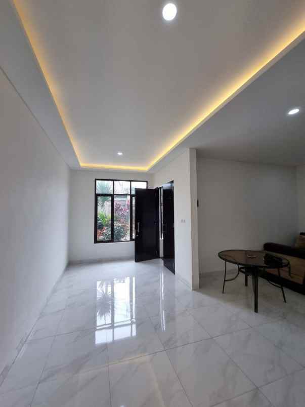 dijual rumah pondok labu