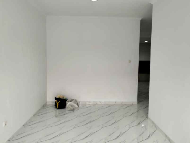 dijual rumah puri gardena