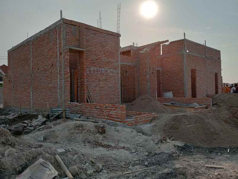 dijual rumah puri lintas asih kel