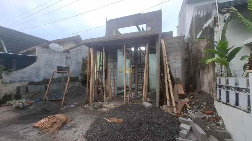 dijual rumah purwomartani
