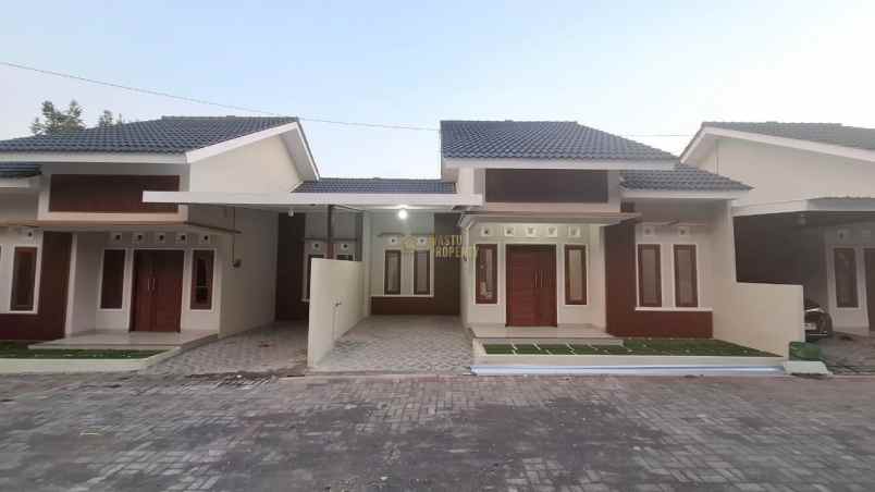 dijual rumah purwomartani