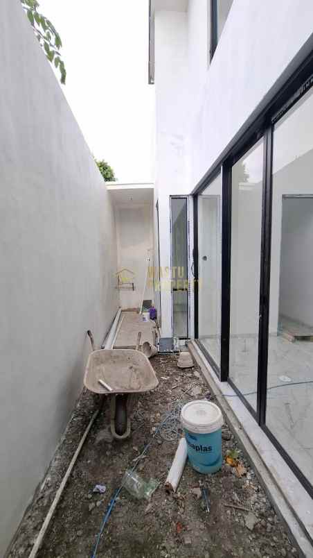 dijual rumah purwomartani