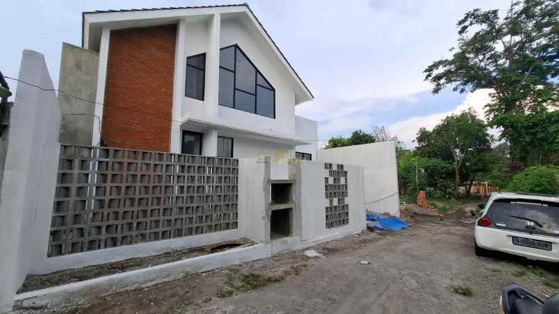 dijual rumah purwomartani