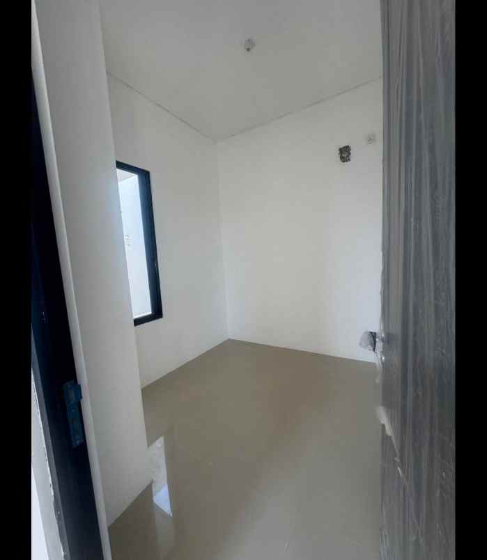 dijual rumah regency one east point